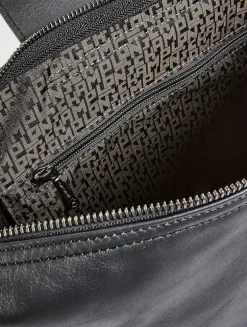 Medium Le Pliage Xtra Leather Shoulder Bag