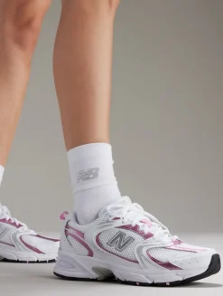 530 Mesh Sneakers