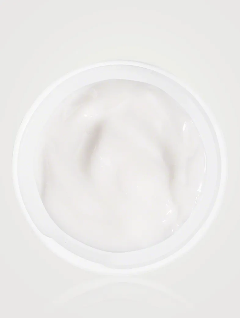 Moisturizing With A Cream Rich Thirst-Quenching Cream