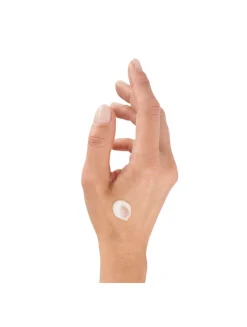 Moisturizing With A Cream Rich Thirst-Quenching Cream