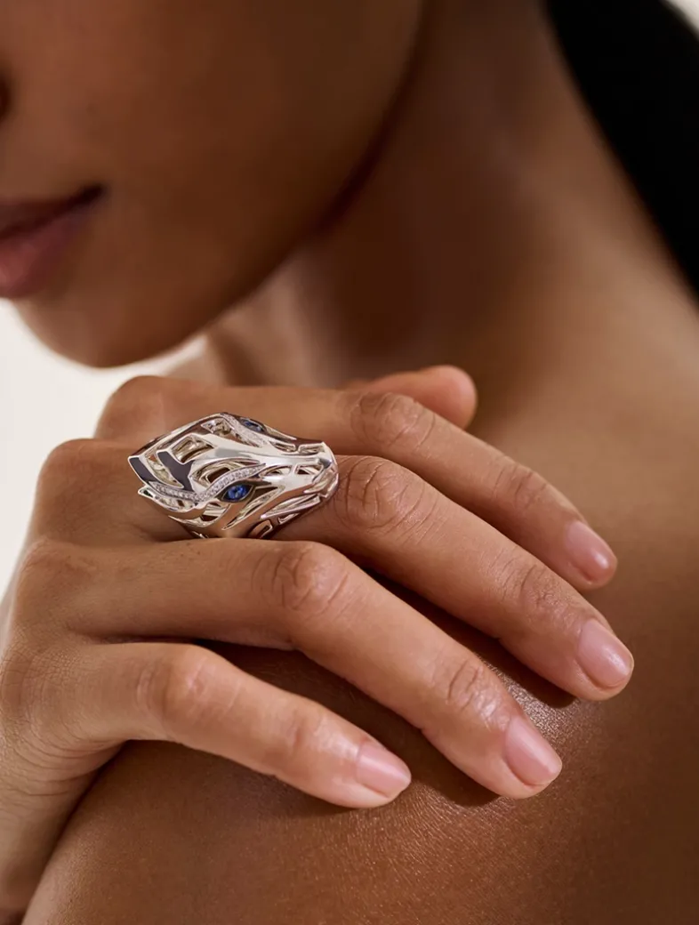 Naga Sterling Silver Ring With Blue Sapphire And Pavé Diamonds
